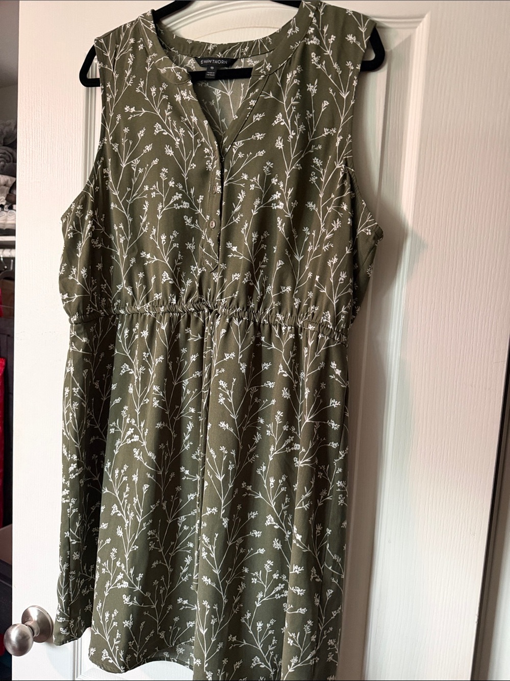 41 Hawthorn | Olive Green Sleeveless Floral Drawstring Dress